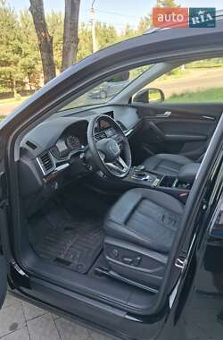 Внедорожник / Кроссовер Audi Q5 2017 в 