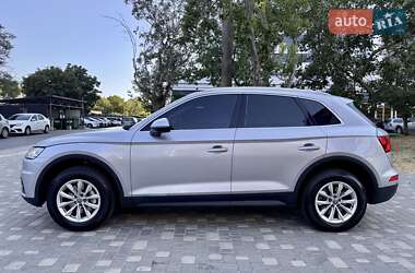 Внедорожник / Кроссовер Audi Q5 2018 в 