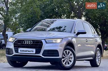Внедорожник / Кроссовер Audi Q5 2018 в 