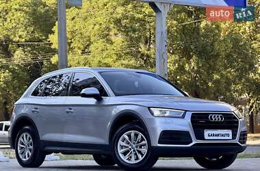 Внедорожник / Кроссовер Audi Q5 2018 в 