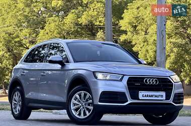 Внедорожник / Кроссовер Audi Q5 2018 в 