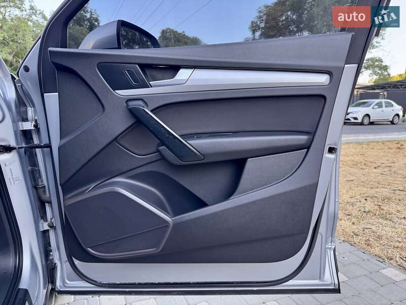 Позашляховик / Кросовер Audi Q5 2017 в Одесі