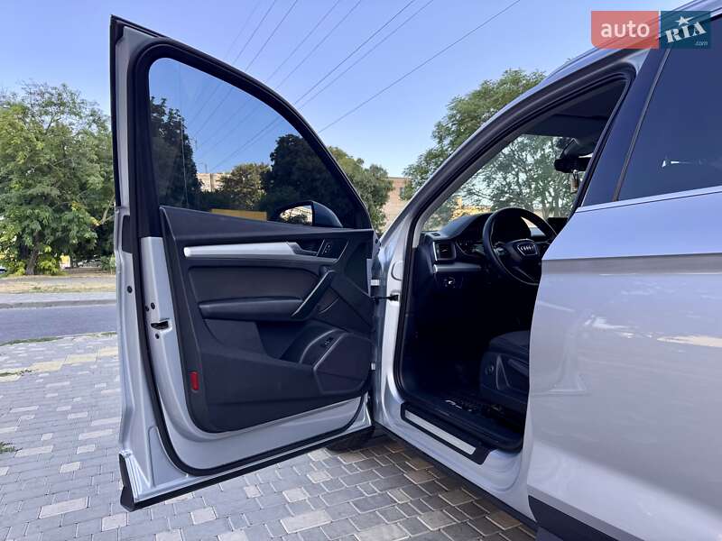 Позашляховик / Кросовер Audi Q5 2017 в Одесі