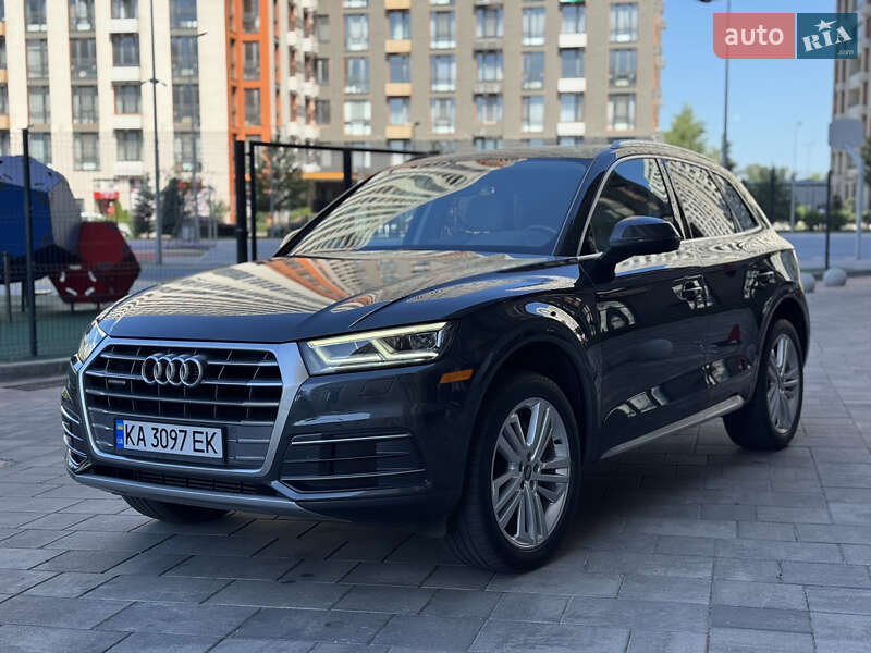 Внедорожник / Кроссовер Audi Q5 2017 в Киеве