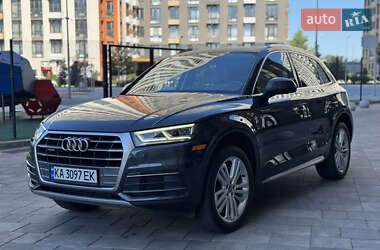 Внедорожник / Кроссовер Audi Q5 2017 в 