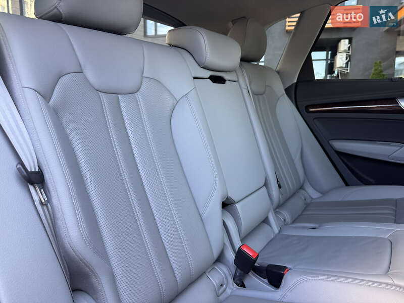 Внедорожник / Кроссовер Audi Q5 2017 в Киеве