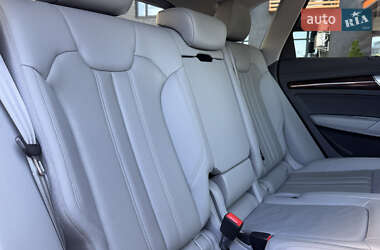 Внедорожник / Кроссовер Audi Q5 2017 в 