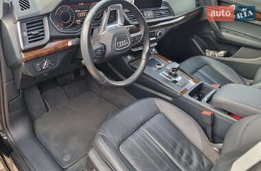 Внедорожник / Кроссовер Audi Q5 2018 в 