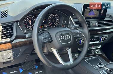 Внедорожник / Кроссовер Audi Q5 2018 в 