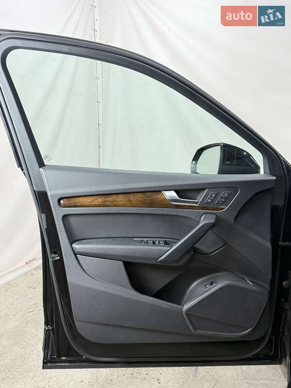 Внедорожник / Кроссовер Audi Q5 2018 в Одессе