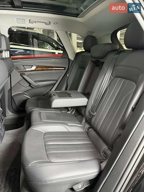 Внедорожник / Кроссовер Audi Q5 2018 в Одессе