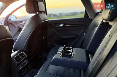 Внедорожник / Кроссовер Audi Q5 2017 в 