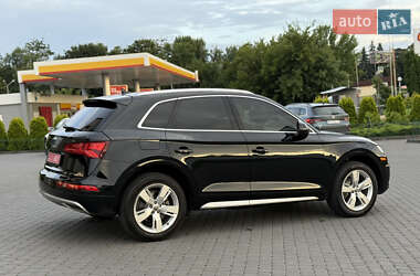 Внедорожник / Кроссовер Audi Q5 2017 в 