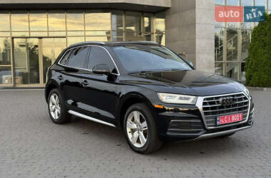 Внедорожник / Кроссовер Audi Q5 2017 в 