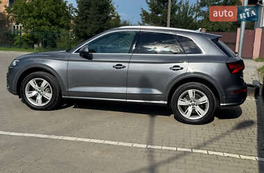 Внедорожник / Кроссовер Audi Q5 2018 в 