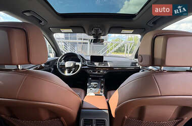 Внедорожник / Кроссовер Audi Q5 2018 в 