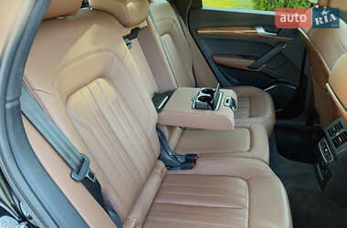 Внедорожник / Кроссовер Audi Q5 2021 в 