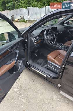 Внедорожник / Кроссовер Audi Q5 2019 в 