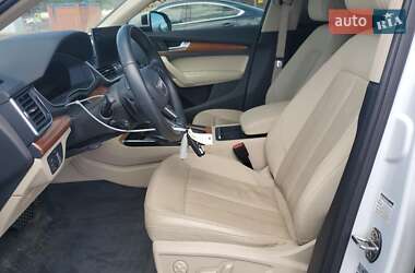 Внедорожник / Кроссовер Audi Q5 2021 в 