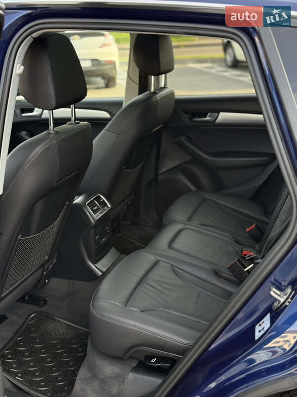 Внедорожник / Кроссовер Audi Q5 2016 в Ровно