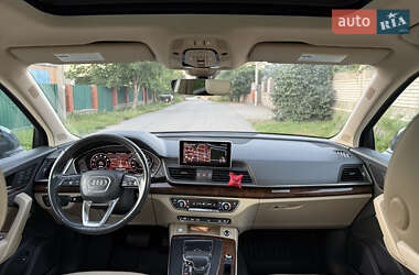 Внедорожник / Кроссовер Audi Q5 2017 в 