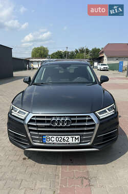 Внедорожник / Кроссовер Audi Q5 2018 в 