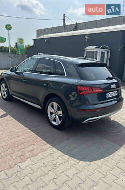 Внедорожник / Кроссовер Audi Q5 2018 в 