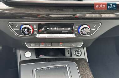 Внедорожник / Кроссовер Audi Q5 2018 в 