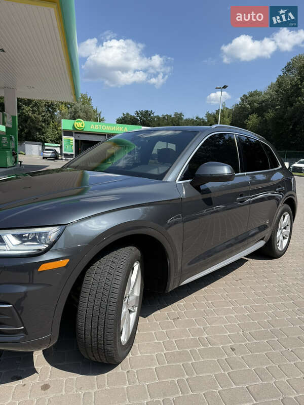 Позашляховик / Кросовер Audi Q5 2018 в Києві
