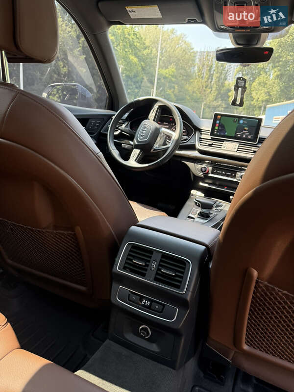 Позашляховик / Кросовер Audi Q5 2018 в Києві
