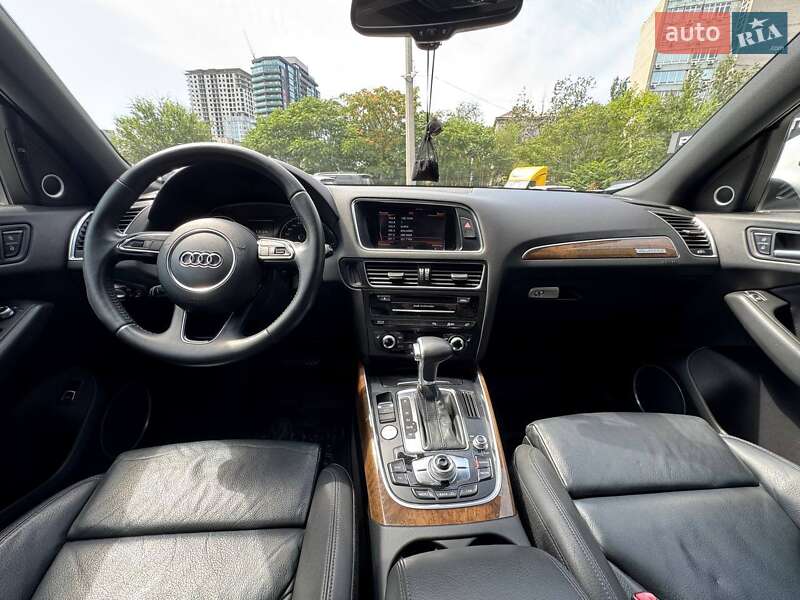 Внедорожник / Кроссовер Audi Q5 2015 в Днепре