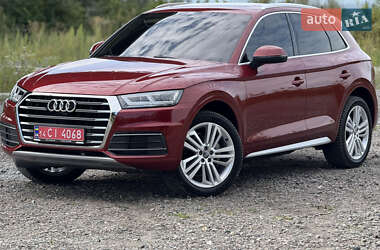 Внедорожник / Кроссовер Audi Q5 2017 в 