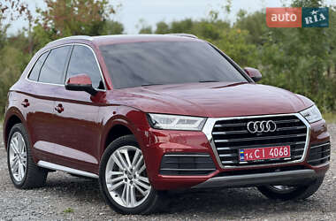 Внедорожник / Кроссовер Audi Q5 2017 в 