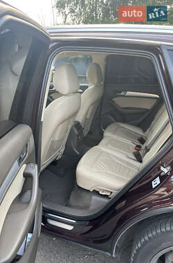 Внедорожник / Кроссовер Audi Q5 2015 в 