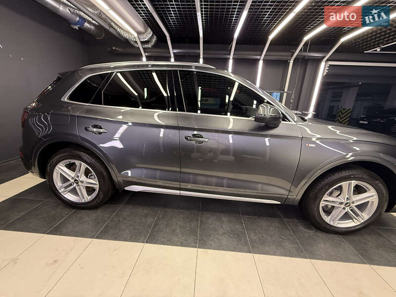 Внедорожник / Кроссовер Audi Q5 2023 в Киеве
