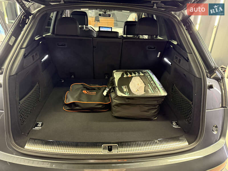 Внедорожник / Кроссовер Audi Q5 2023 в Киеве