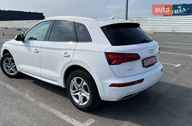Внедорожник / Кроссовер Audi Q5 2018 в 