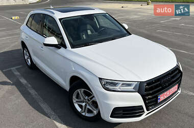 Внедорожник / Кроссовер Audi Q5 2018 в 