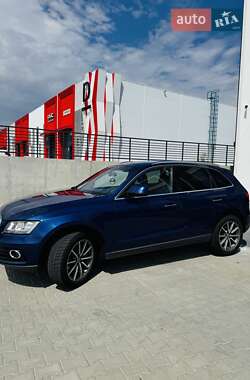 Позашляховик / Кросовер Audi Q5 2015 в 