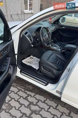 Внедорожник / Кроссовер Audi Q5 2010 в 
