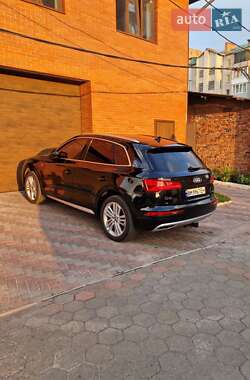 Внедорожник / Кроссовер Audi Q5 2019 в 