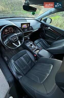 Внедорожник / Кроссовер Audi Q5 2017 в 