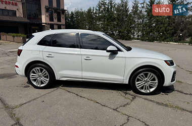 Внедорожник / Кроссовер Audi Q5 2020 в 