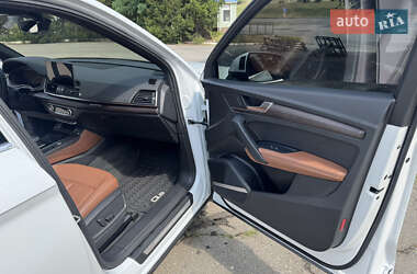 Внедорожник / Кроссовер Audi Q5 2020 в 