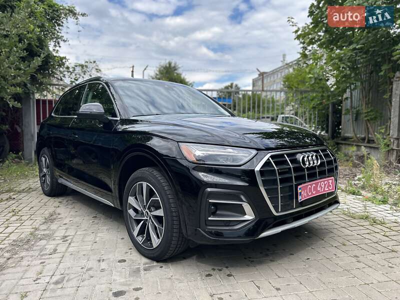 Внедорожник / Кроссовер Audi Q5 2021 в 
