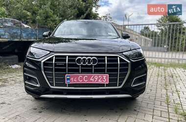 Внедорожник / Кроссовер Audi Q5 2021 в 