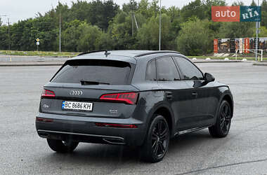 Внедорожник / Кроссовер Audi Q5 2017 в 