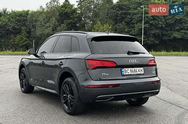 Внедорожник / Кроссовер Audi Q5 2017 в 