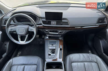 Внедорожник / Кроссовер Audi Q5 2018 в 