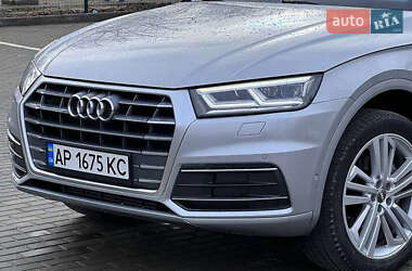 Внедорожник / Кроссовер Audi Q5 2018 в 
